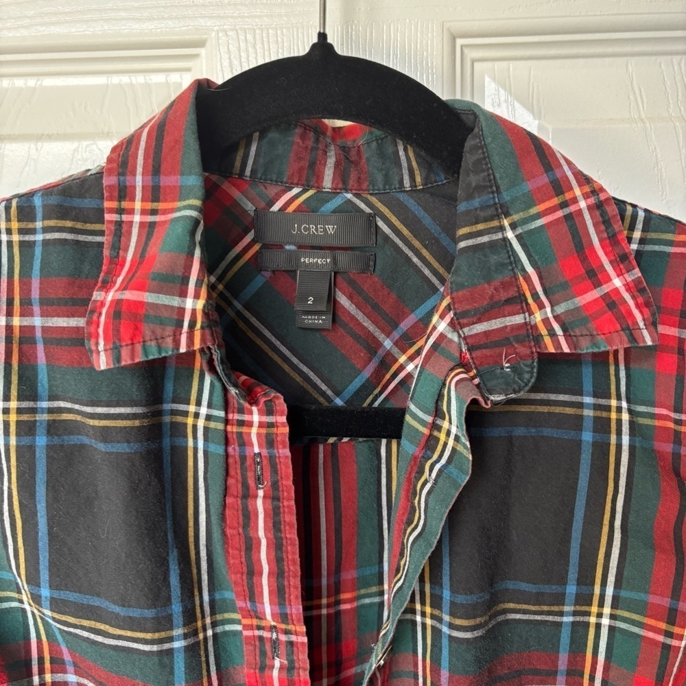J. Crew Women's The Perfect Shirt in Stewart Plaid Size 2 - Picture 3 of 7